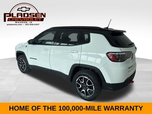 Used 2025 Jeep Compass Trailhawk AWD/4WD image 6