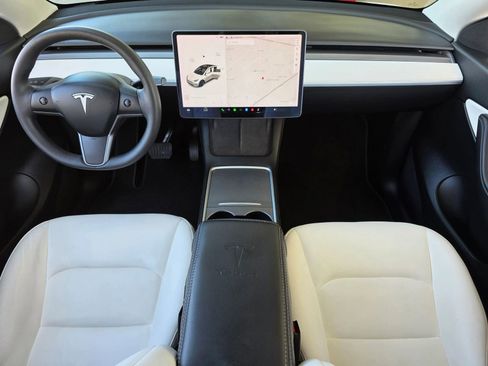 Used 2021 Tesla Model Y Long Range image 13