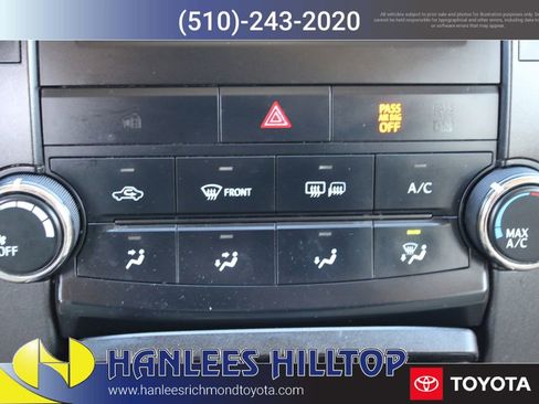 Used 2015 Toyota Camry LE image 23