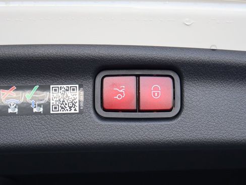 New 2026 Mercedes-Benz C 300 C 300 image 18