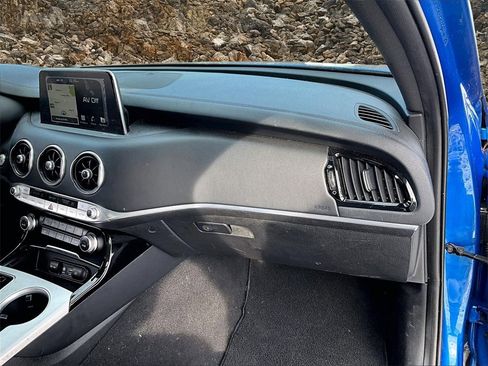 Used 2018 Kia Stinger GT2 image 15
