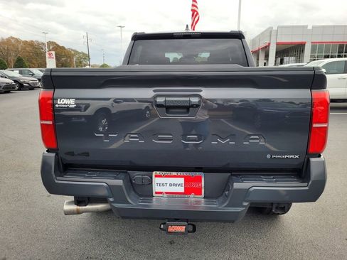 Used 2024 Toyota Tacoma TRD Off-Road image 10