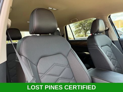 Used 2025 Volkswagen Atlas SE FWD image 26