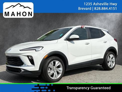 Used 2024 Buick Encore GX Preferred FWD image 1