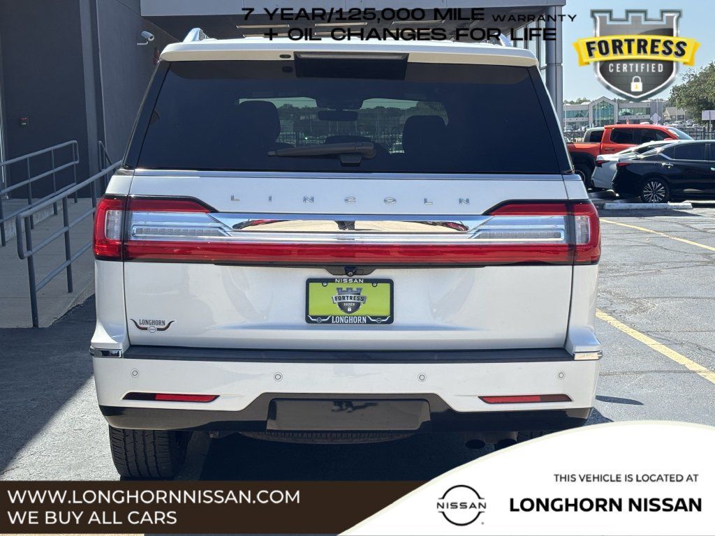 Used 2020 Lincoln Navigator 4WD image 4