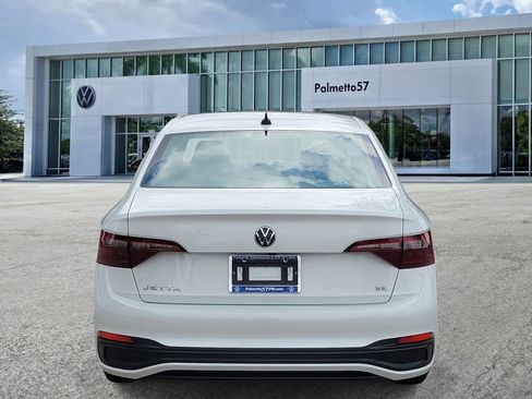 Certified 2023 Volkswagen Jetta SE FWD image 5