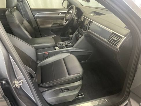 Certified 2021 Volkswagen Atlas Cross Sport SEL AWD/4WD image 4