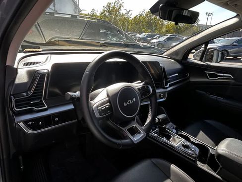 Used 2023 Kia Sportage EX FWD image 2