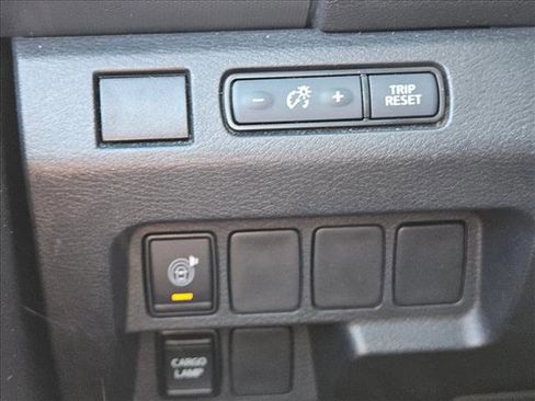 Used 2023 Nissan Frontier SV w/ Midnight Edition Package RWD image 9