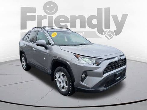 Used 2020 Toyota RAV4 XLE image 3