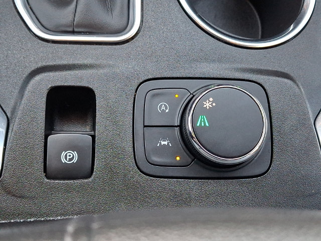 Used 2023 Chevrolet Traverse LT FWD image 23