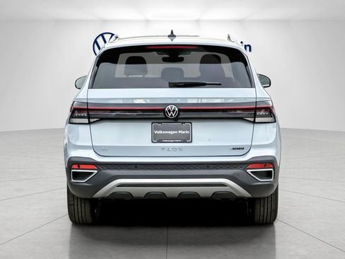 New 2026 Volkswagen Taos SE image 4