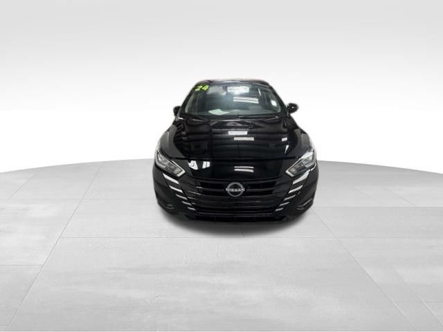 Used 2024 Nissan Versa SV FWD image 3