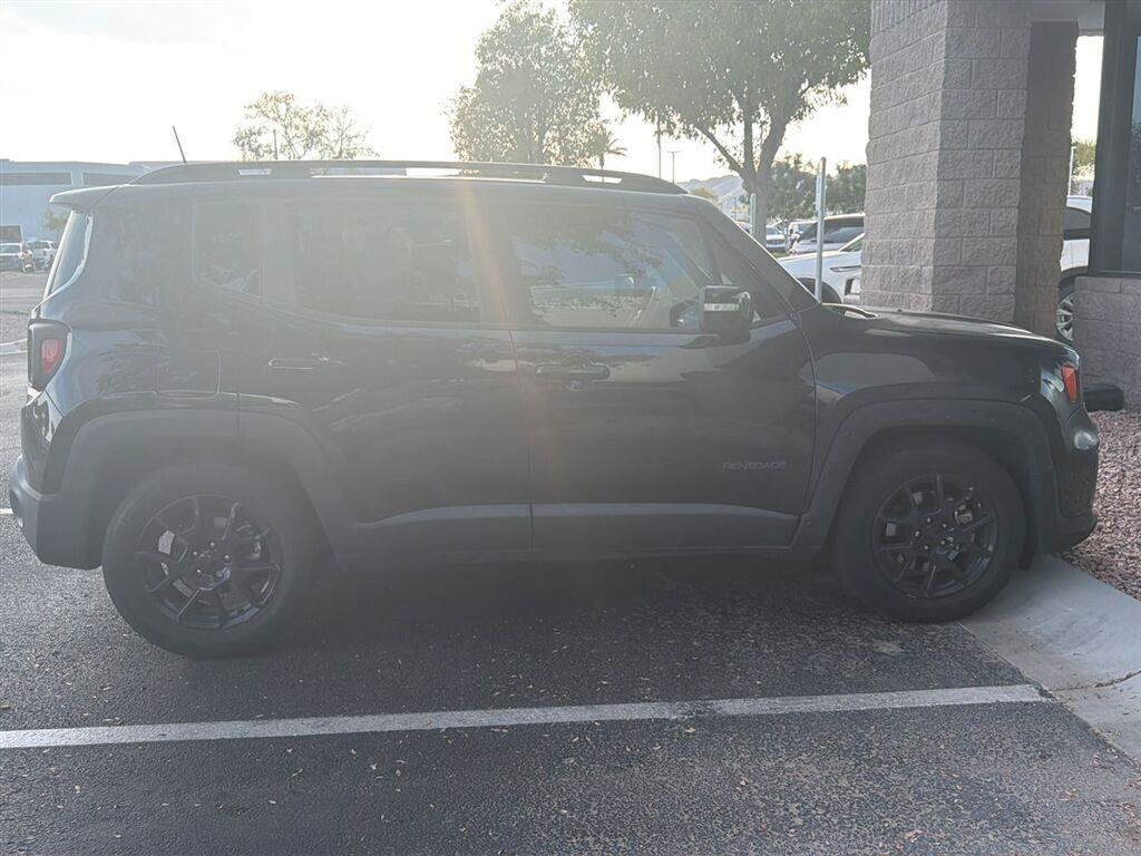 Used 2019 Jeep Renegade Altitude w/ Quick Order Package 2XM FWD image 3