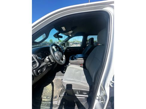 Used 2024 RAM 2500 Big Horn AWD/4WD image 9