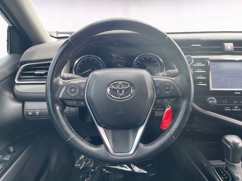 Used 2020 Toyota Camry SE FWD image 12