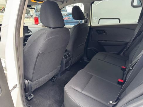 Used 2023 Nissan Rogue S AWD/4WD image 12