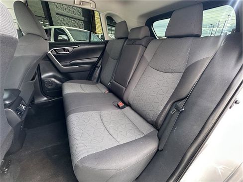 Used 2020 Toyota RAV4 XLE image 16
