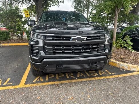 Used 2025 Chevrolet Silverado 1500 LT Trail Boss w/ LT Trail Boss Premium Package AWD/4WD image 2