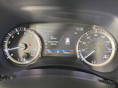 Used 2025 Toyota Highlander XLE FWD image 28