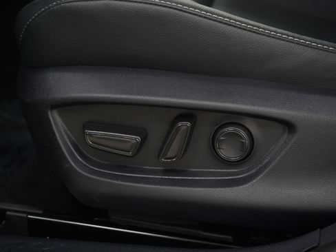 Used 2025 Toyota Camry SE image 26