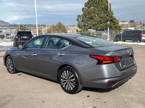 Used 2024 Nissan Altima 2.5 SV FWD image 5