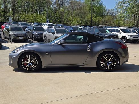 Used 2018 Nissan 370Z Touring Sport image 4