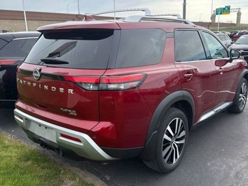 Used 2023 Nissan Pathfinder Platinum AWD/4WD image 2