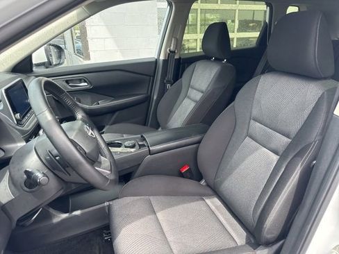 Used 2025 Nissan Rogue SV AWD/4WD image 10
