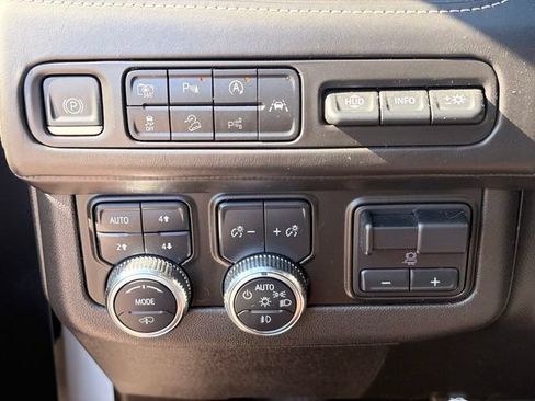 Used 2023 GMC Yukon Denali Ultimate AWD/4WD image 25