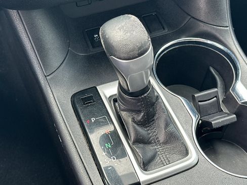 Certified 2019 Toyota Highlander Plus FWD image 22