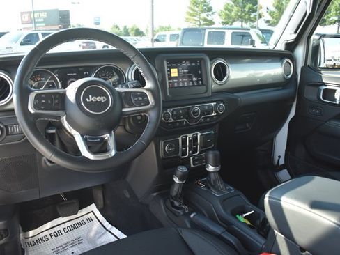 Used 2021 Jeep Wrangler Unlimited Sahara w/ Safety Group AWD/4WD image 17