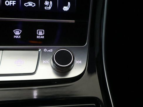 Used 2024 Audi A8 L 3.0T w/ Executive Package image 54