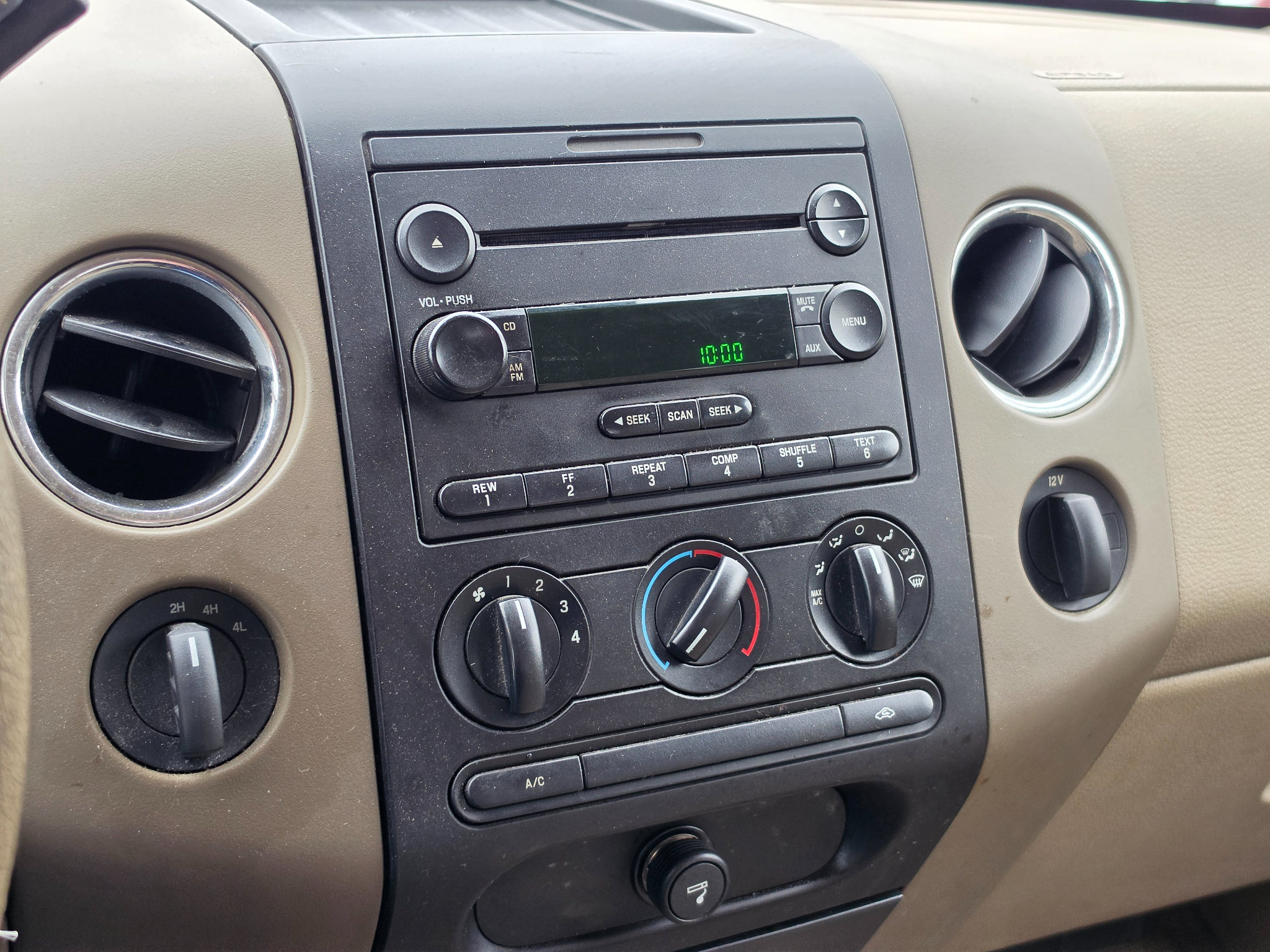 Used 2005 Ford F150 XLT AWD/4WD image 14