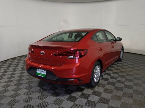 Used 2019 Hyundai Elantra SE FWD image 7