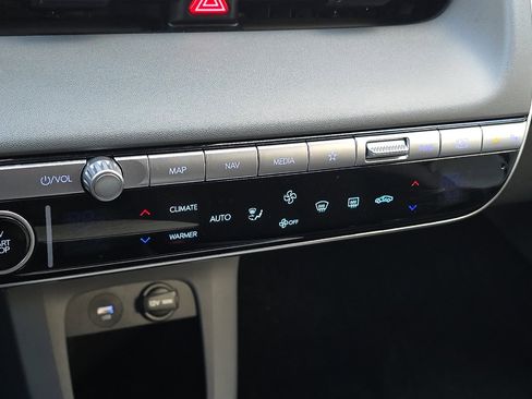 Used 2023 Hyundai Ioniq 5 SE image 27