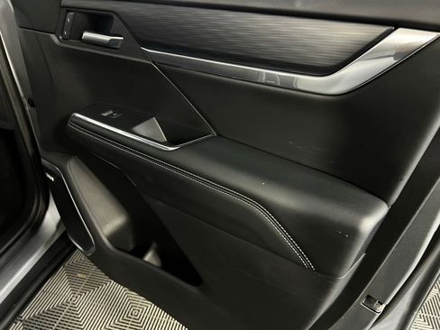 Used 2025 GMC Acadia Elevation image 36