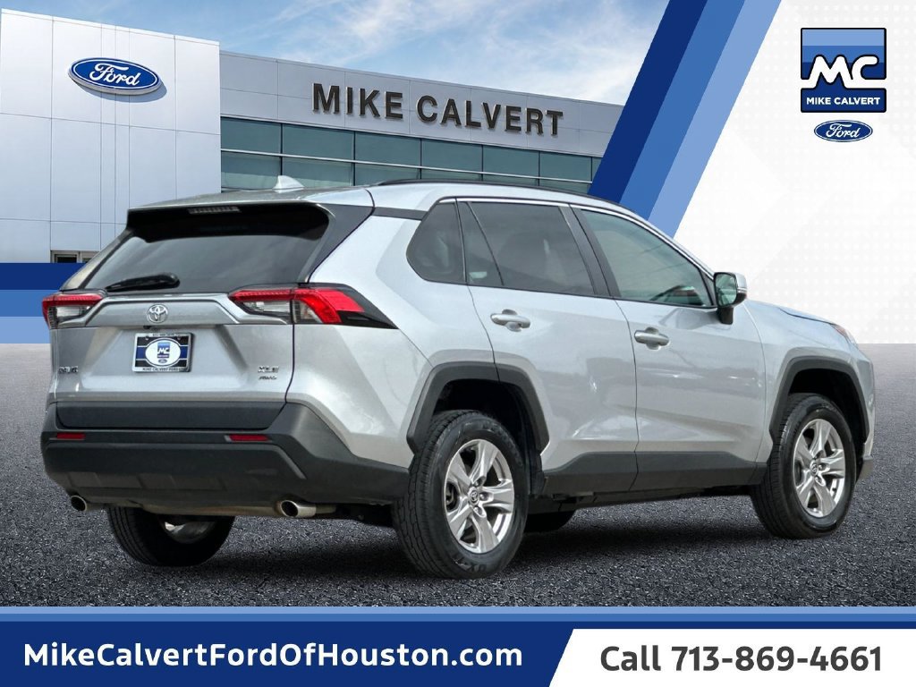 Used 2023 Toyota RAV4 XLE AWD/4WD image 5