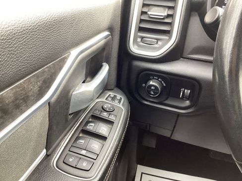 Used 2024 RAM 2500 Big Horn AWD/4WD image 19