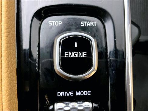 Used 2018 Volvo S90 T6 Momentum image 34