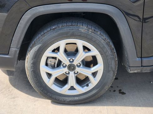 New 2026 Jeep Compass Latitude AWD/4WD image 11