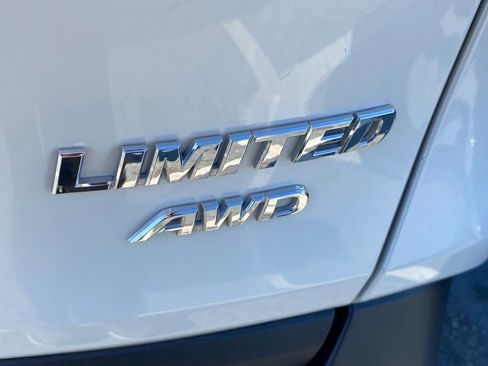 Used 2019 Toyota RAV4 Limited image 15