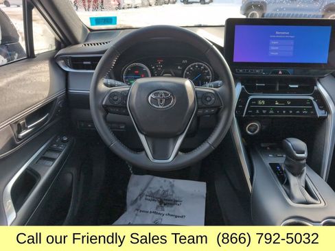 Used 2023 Toyota Venza Nightshade image 16