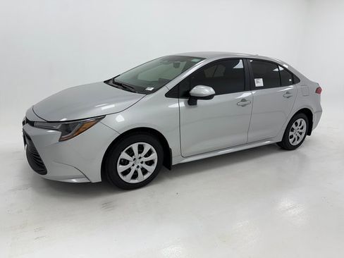 New 2026 Toyota Corolla LE image 5