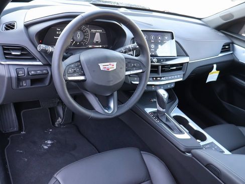 Used 2025 Cadillac CT4 Premium Luxury image 4