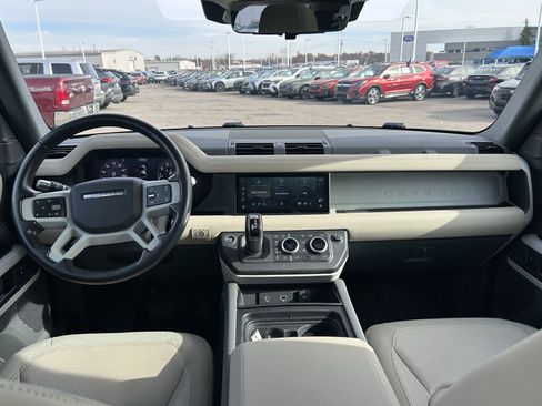 Used 2020 Land Rover Defender 110 HSE image 9