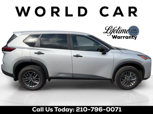 Used 2025 Nissan Rogue S FWD image 2