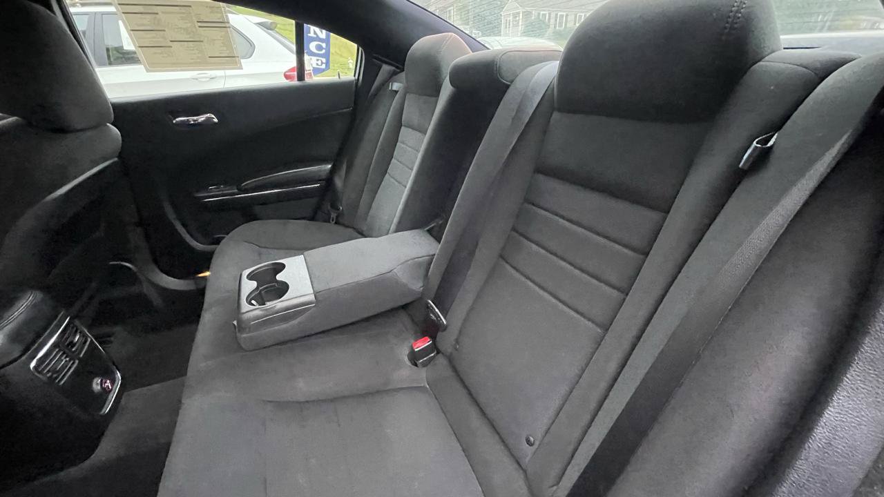 Used 2012 Dodge Charger SE RWD image 20