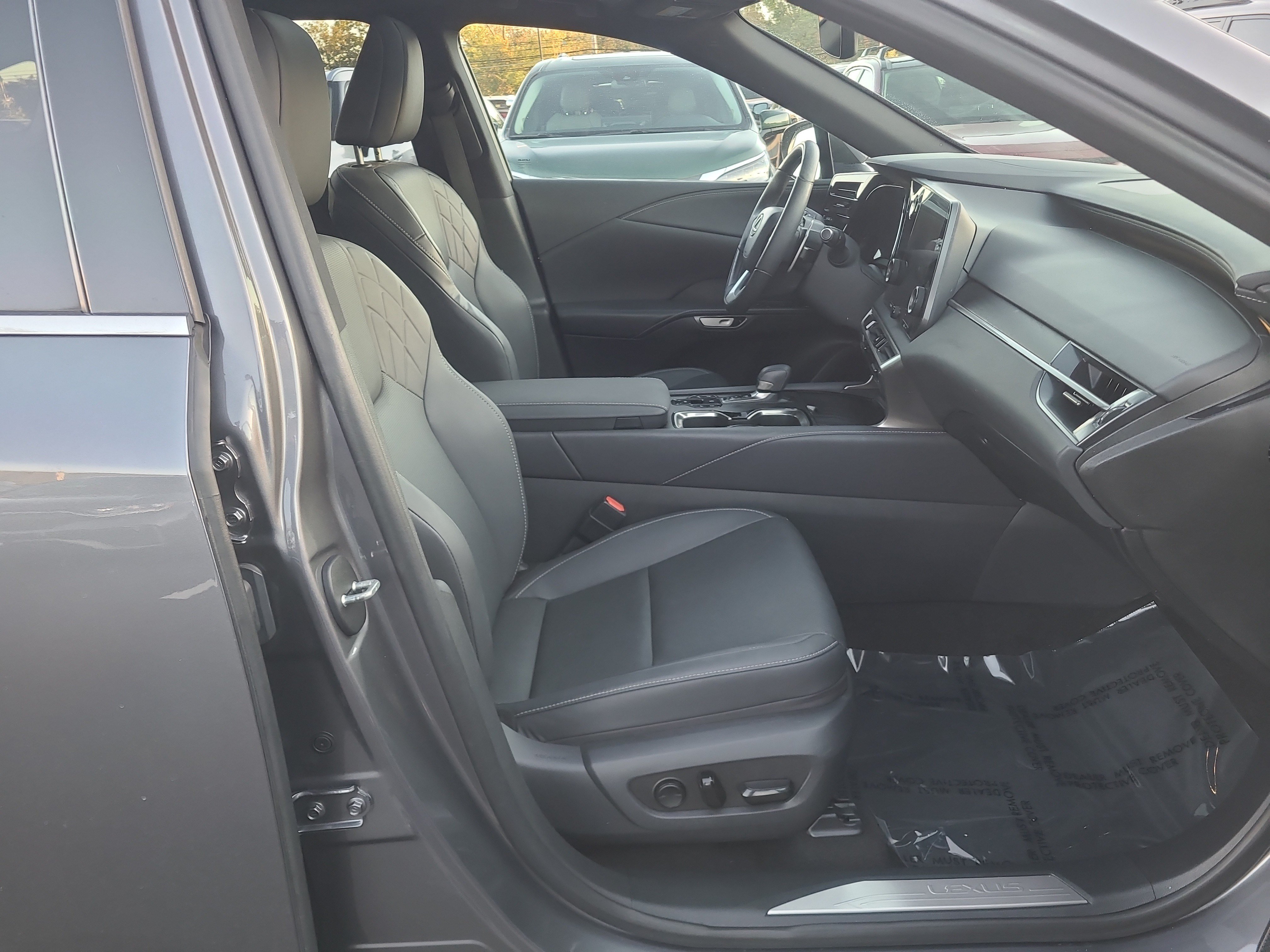 Used 2023 Lexus RX 350 Premium w/ Accessory Package AWD/4WD image 17