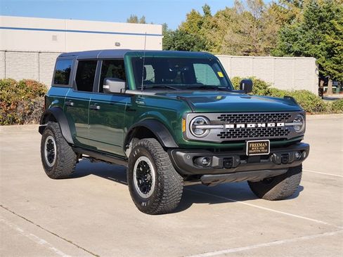 Used 2022 Ford Bronco Badlands image 3
